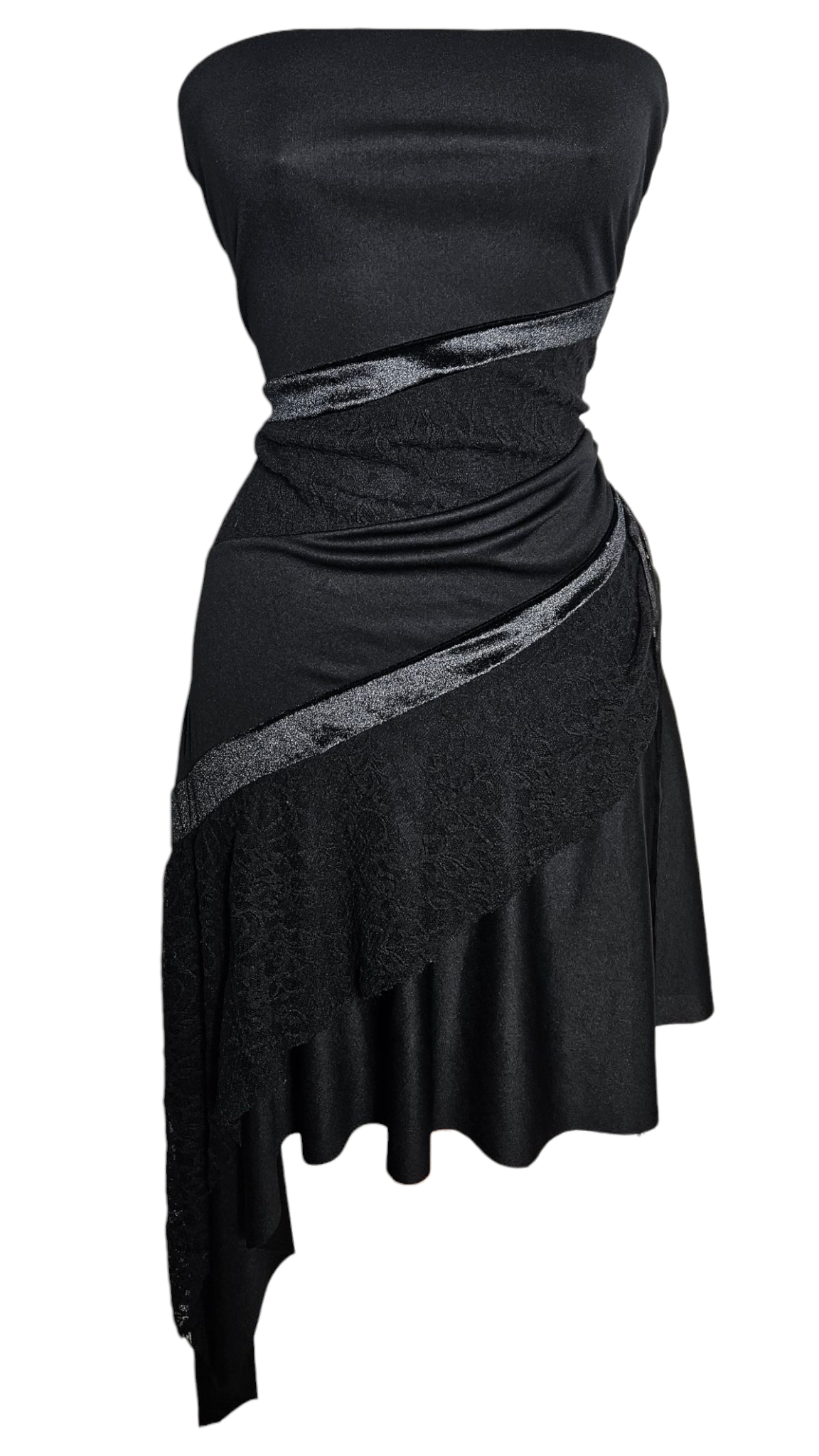 Vestido negro asimétrico sin tirantes
