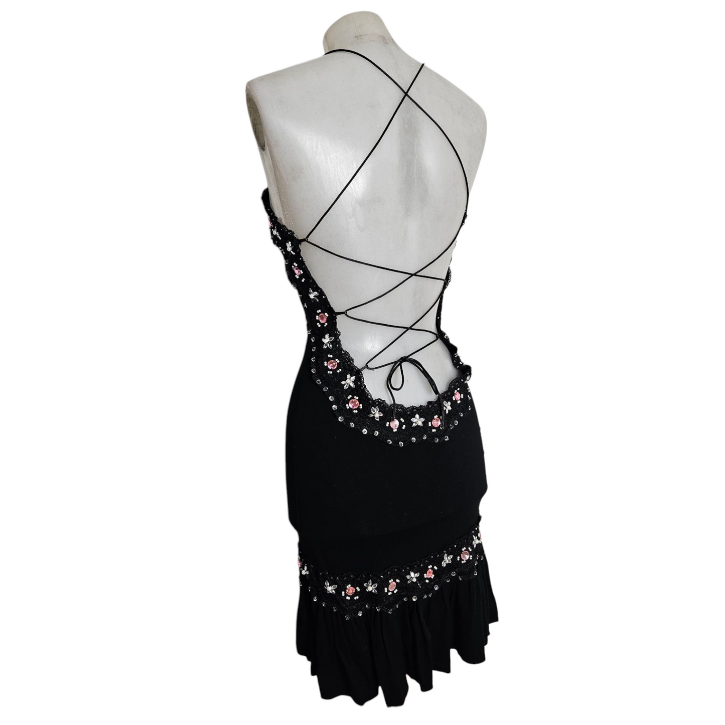 Robe dos nu brodé de perles