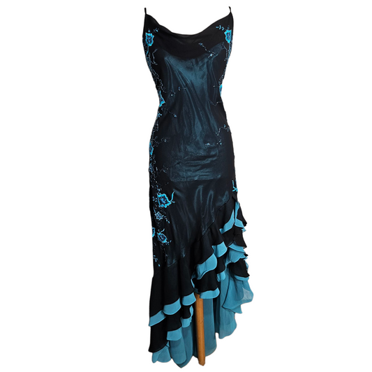 Vestido de voile bordado azul y negro