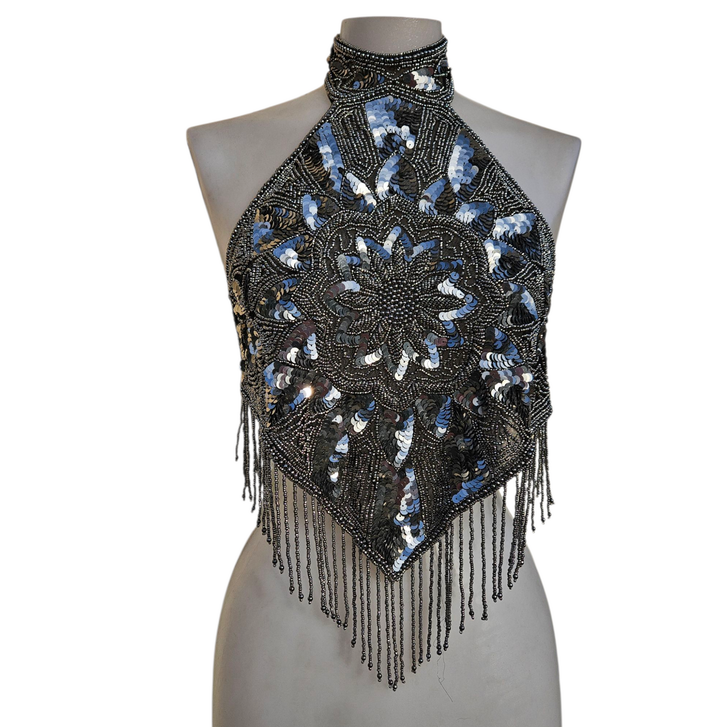 Open back embroidered with silver sequins