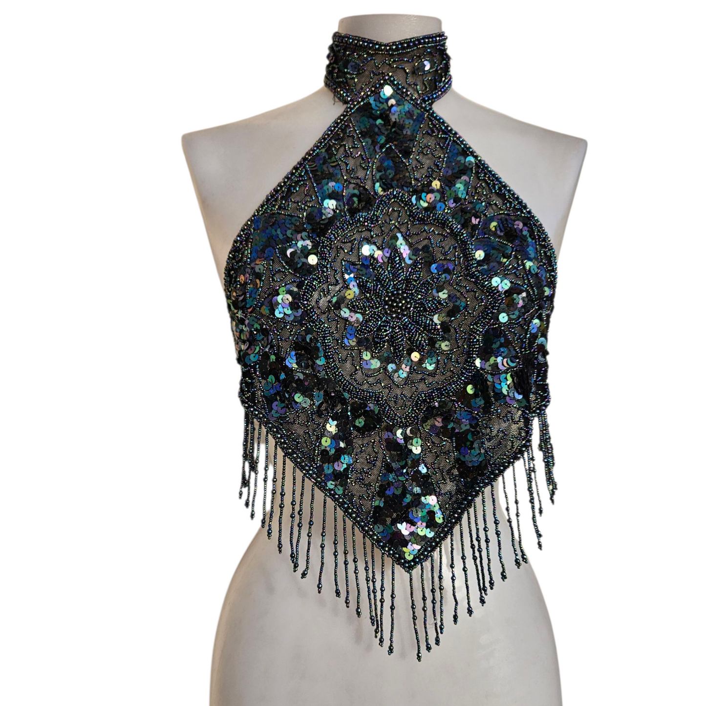 Vestido negro sin espalda con reflejos multicolores