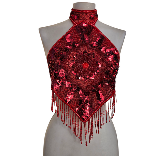 Espalda abierta bordada con lentejuelas rojo oscuro.