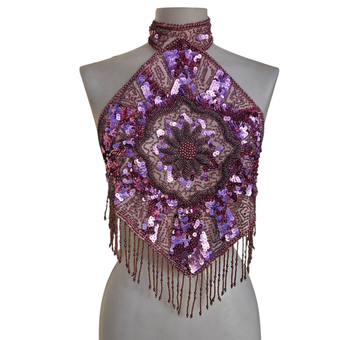 Vestido rosa sin espalda bordado con lentejuelas