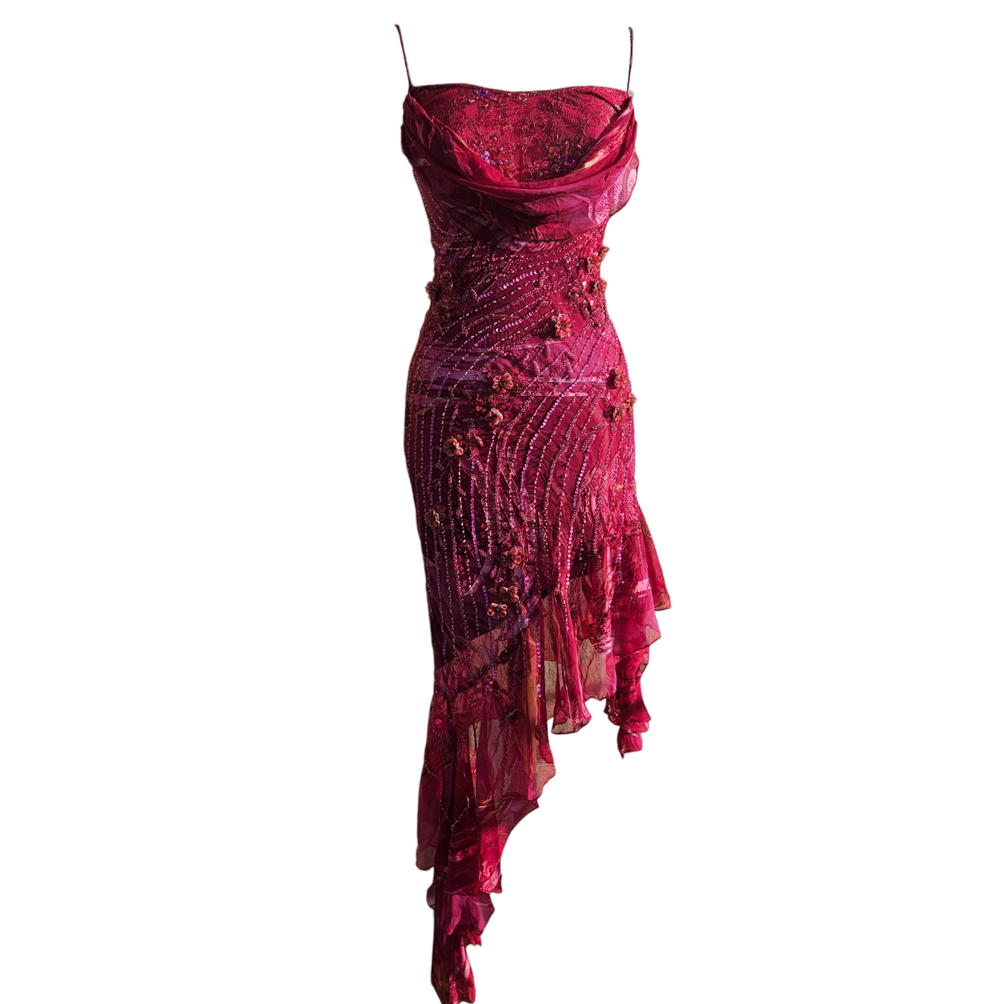 Robe rose en soie brodée