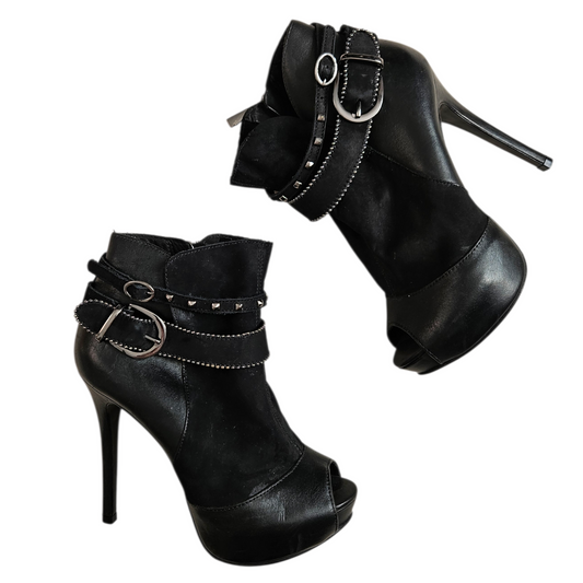 Chaussures à talons détails sangles