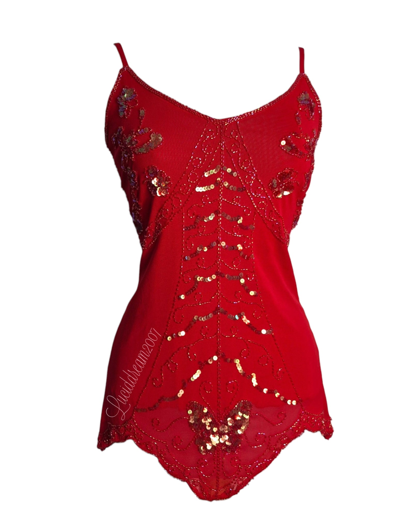 Haut vintage en voile rouge vif brodé de chez Maner. Top iconique, dans le pur style féérique / Fairycore tout droit sorti d'un reverie.