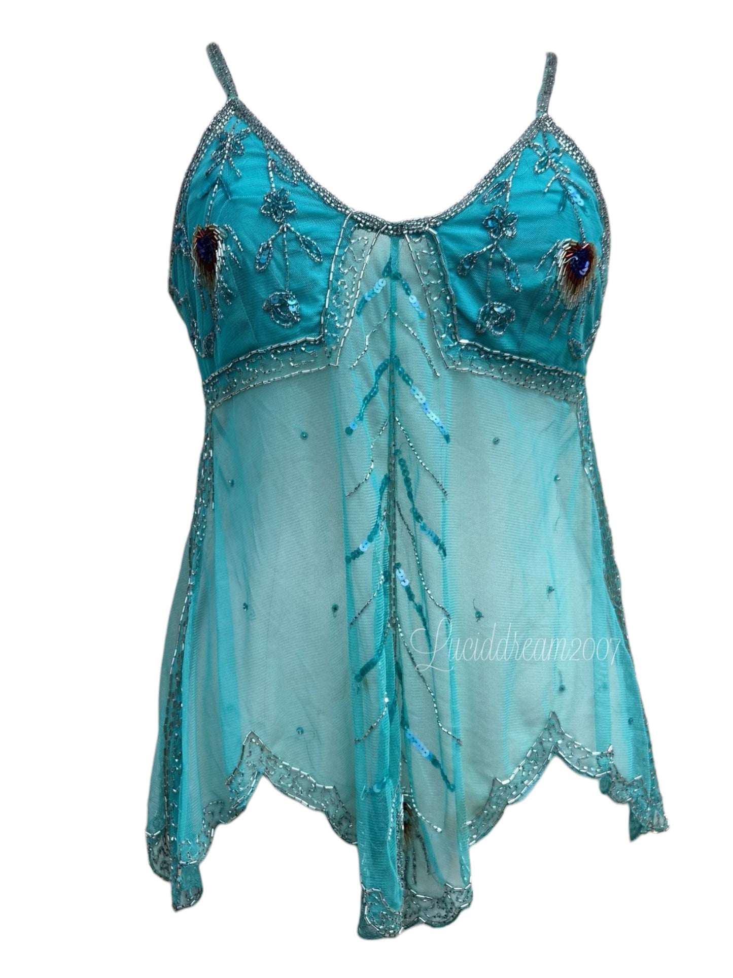 Débardeur vintage Y2K fairycore en tulle turquoise transparent avec broderies perlées, sequins argentés et détails en plumes. Brodé à la main. Pièce rare sortie d'une reverie.