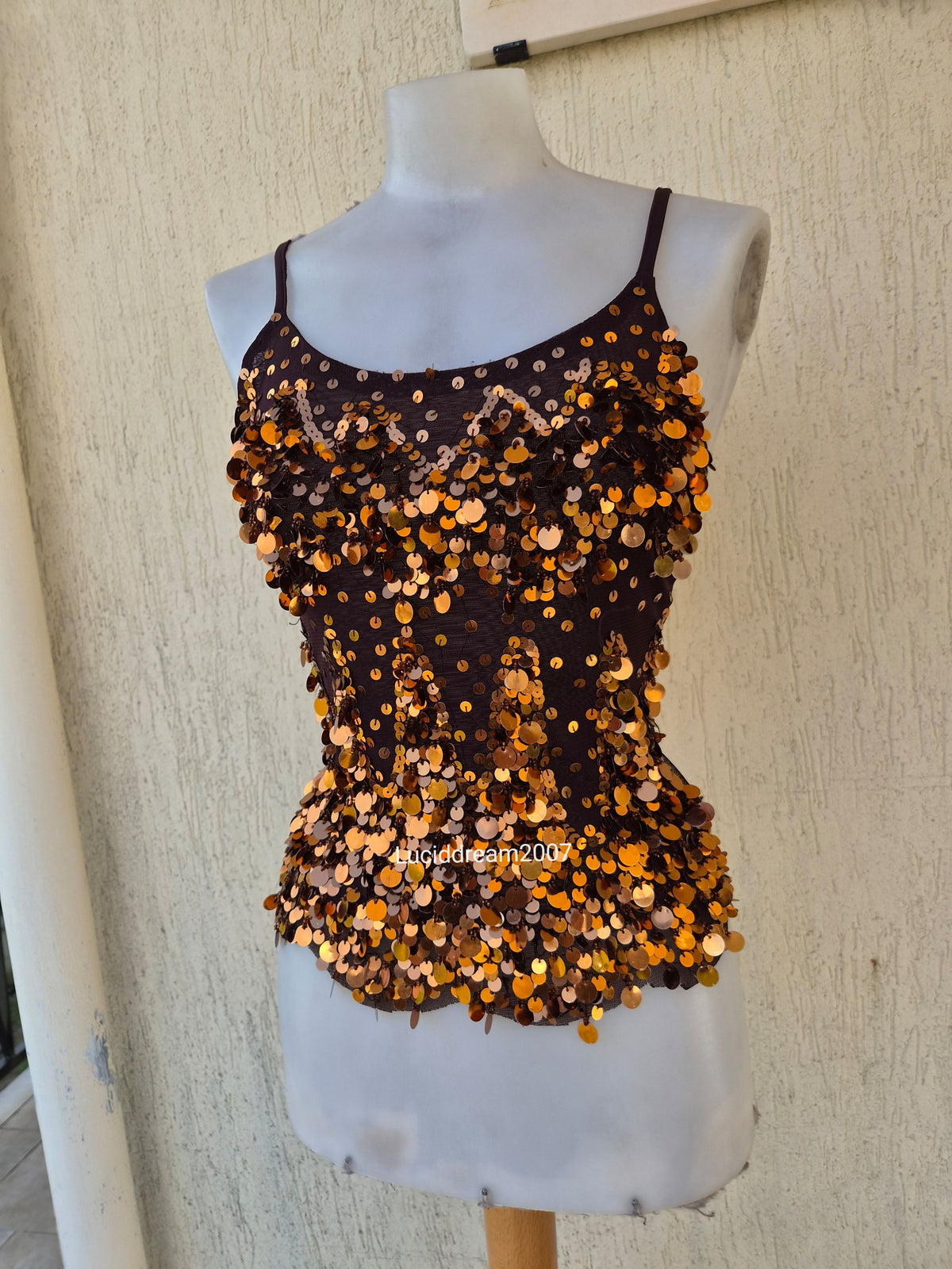 Haut en voile marron brodé de sequins