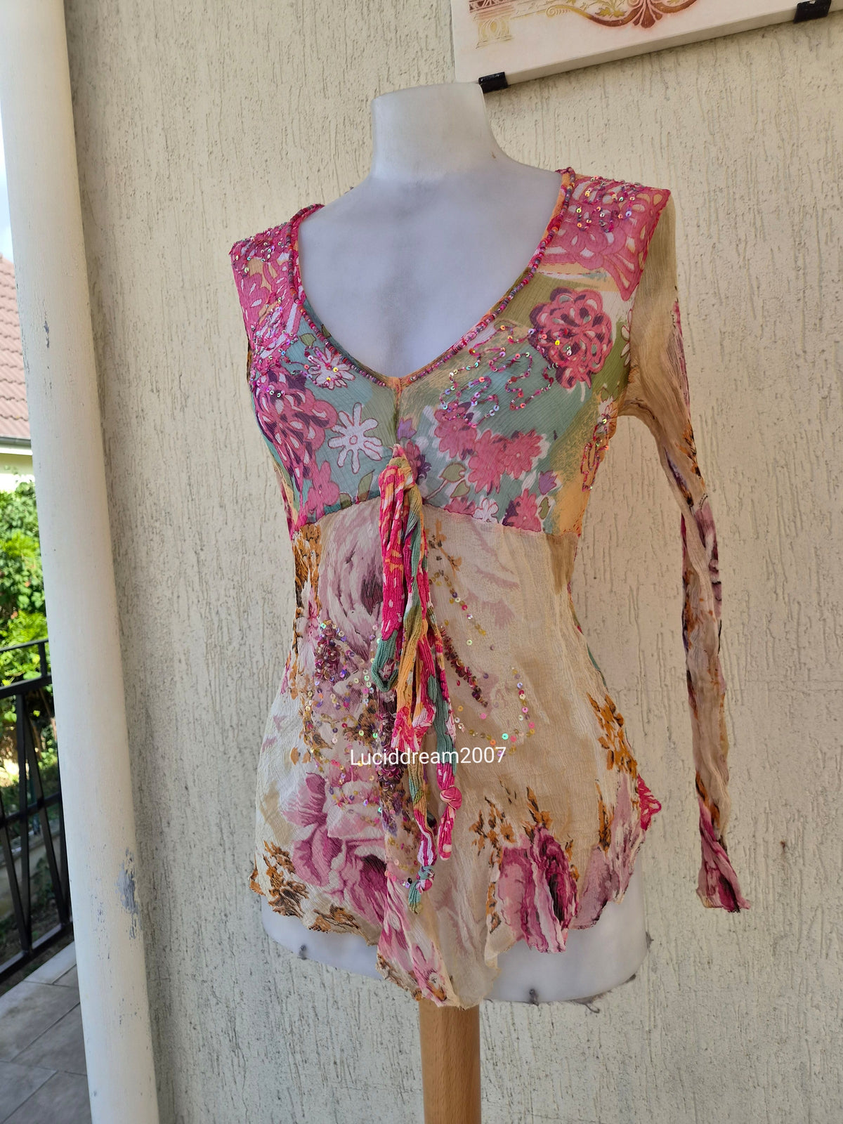 Haut en voile floral brodé