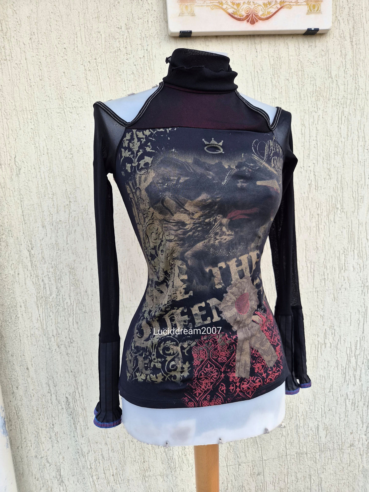 Save The Queen voile top