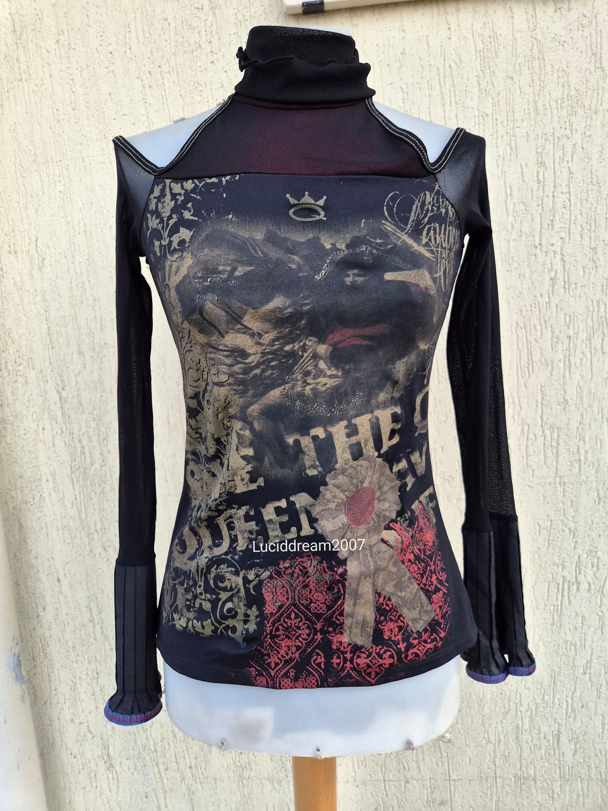 Save The Queen voile top