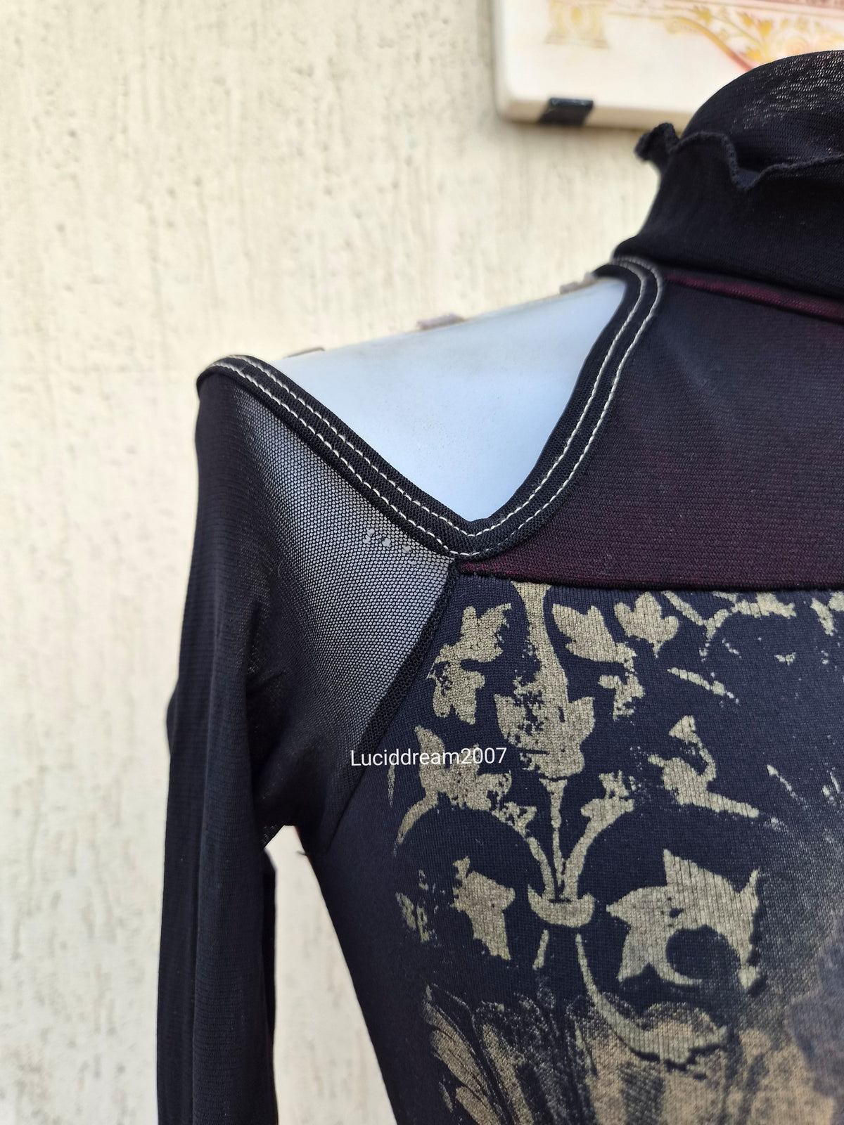 Save The Queen voile top