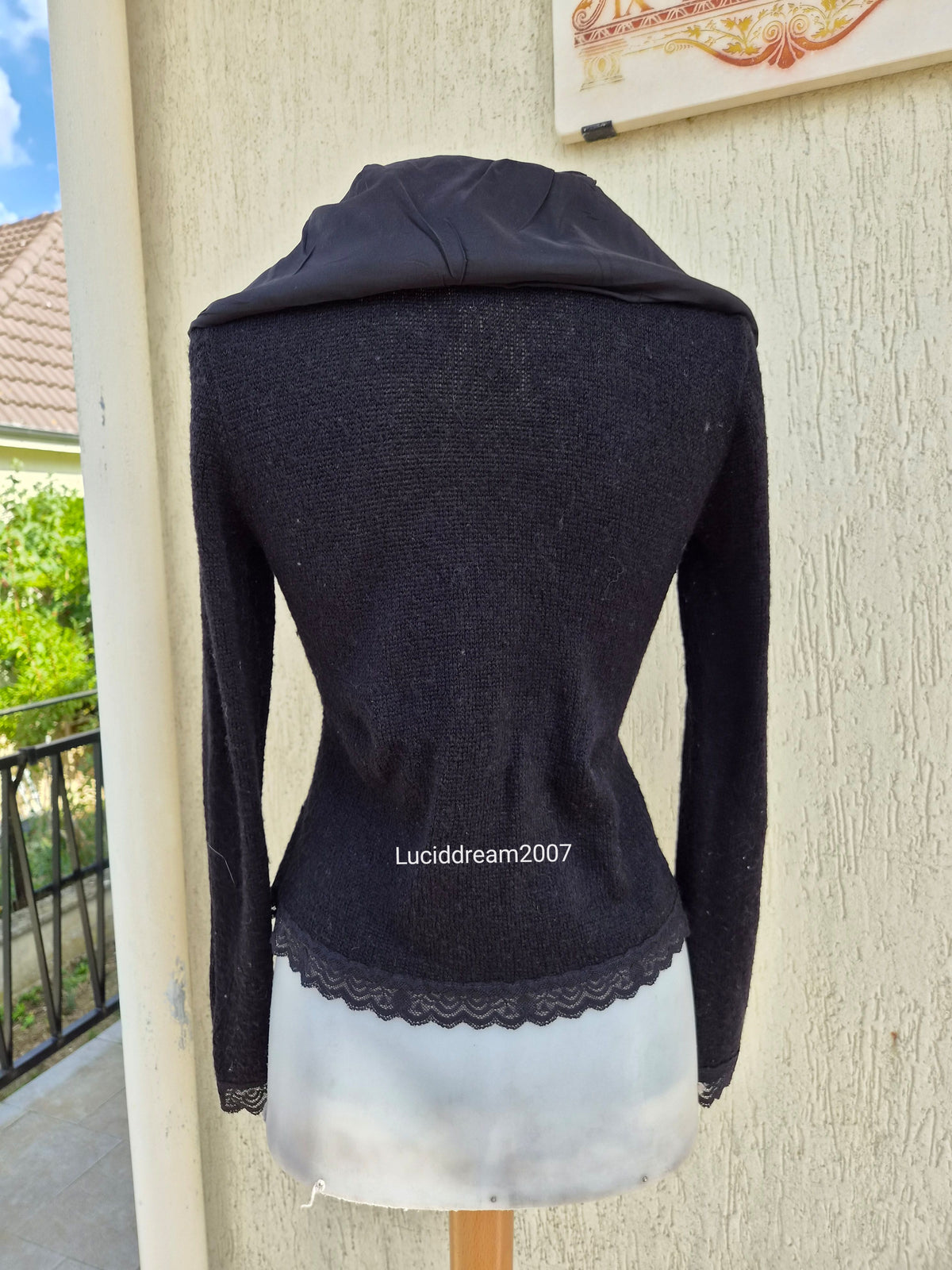 Lapel collar sweater