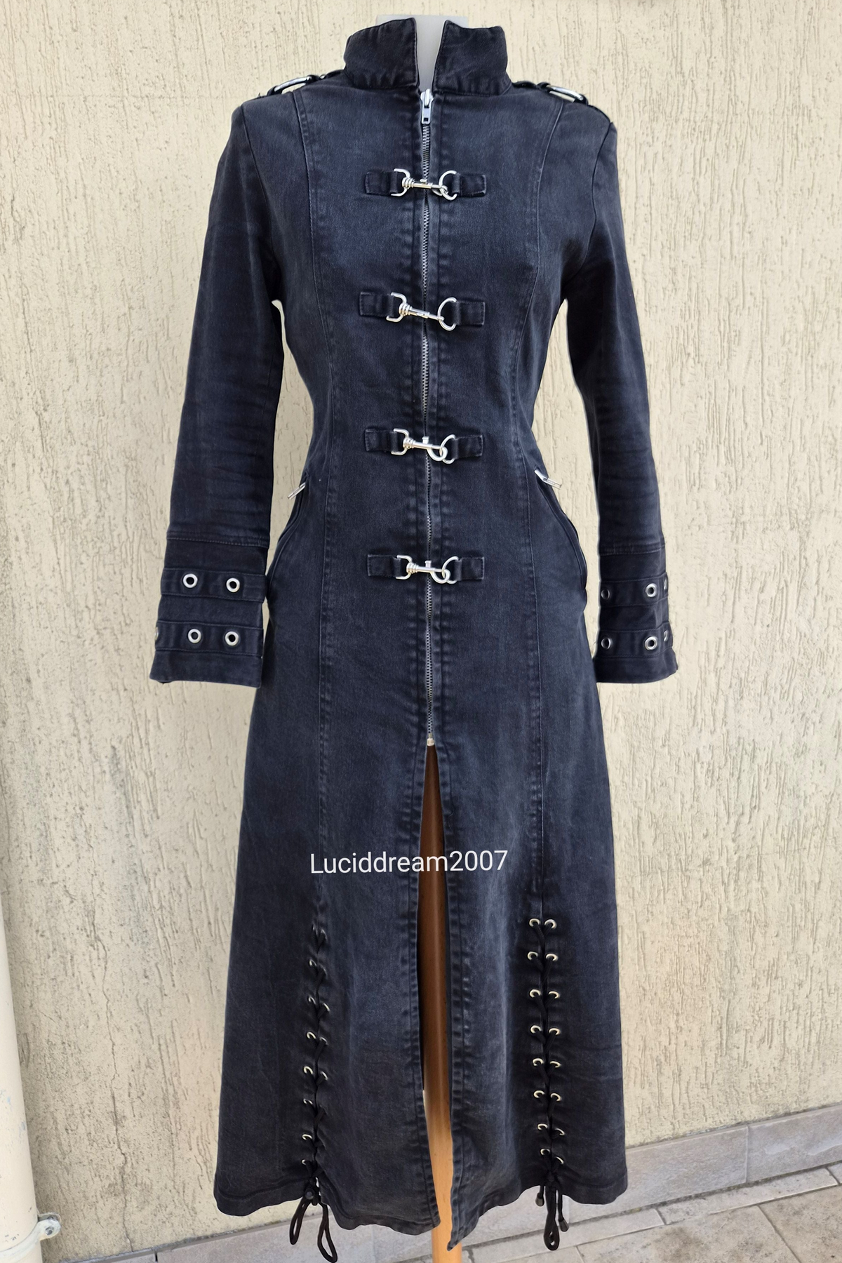 Poizen Industries strap coat