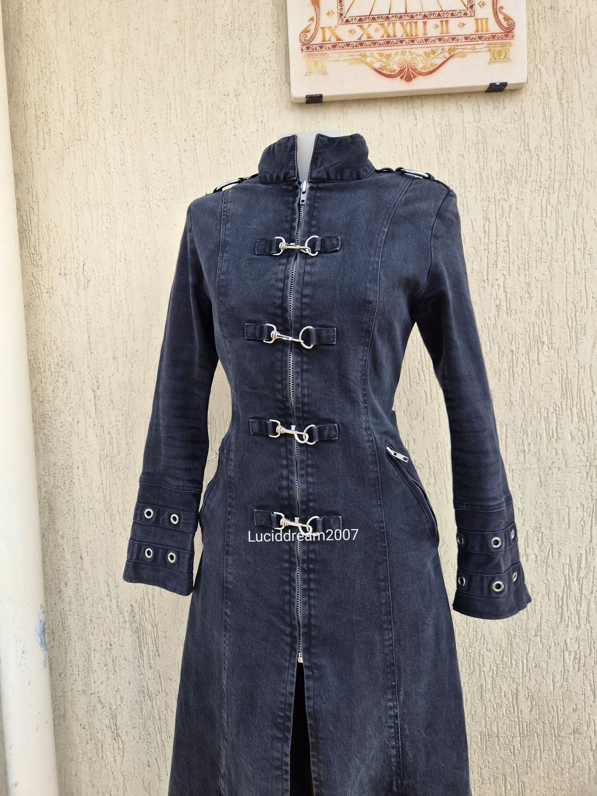 Poizen Industries strap coat