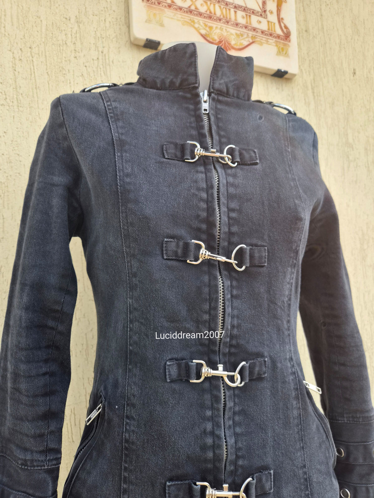 Poizen Industries strap coat