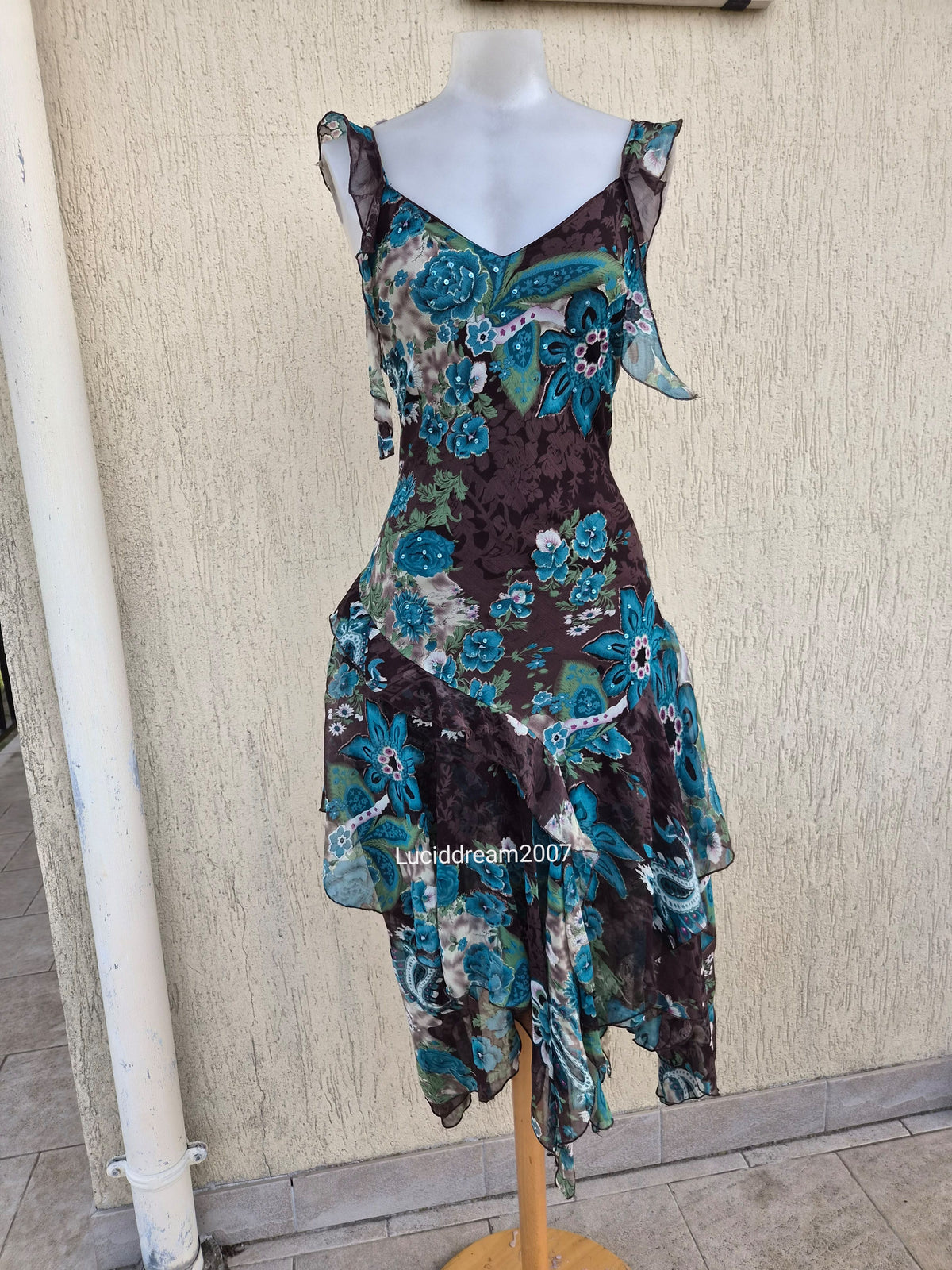 Robe en voile floral bleue et marron