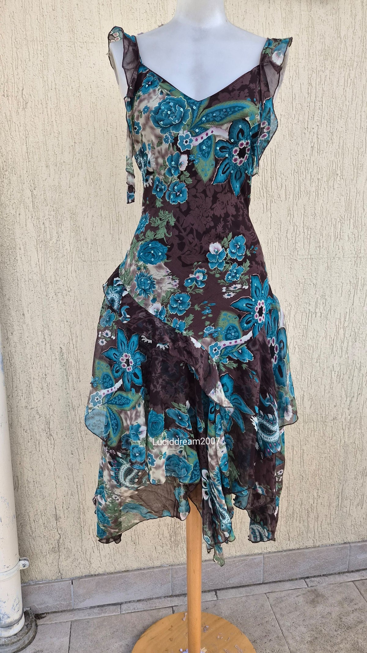 Robe en voile floral bleue et marron