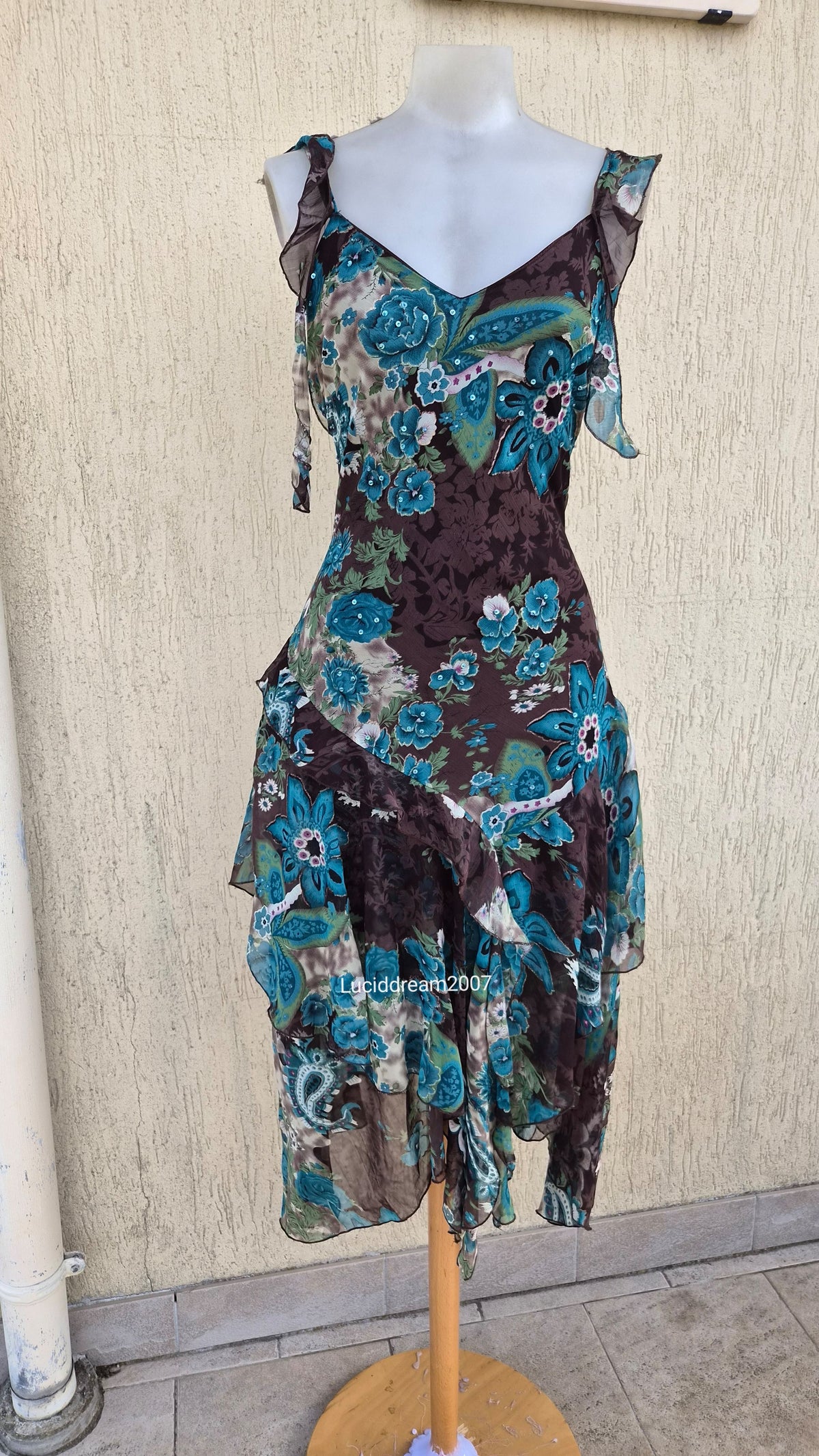 Robe en voile floral bleue et marron
