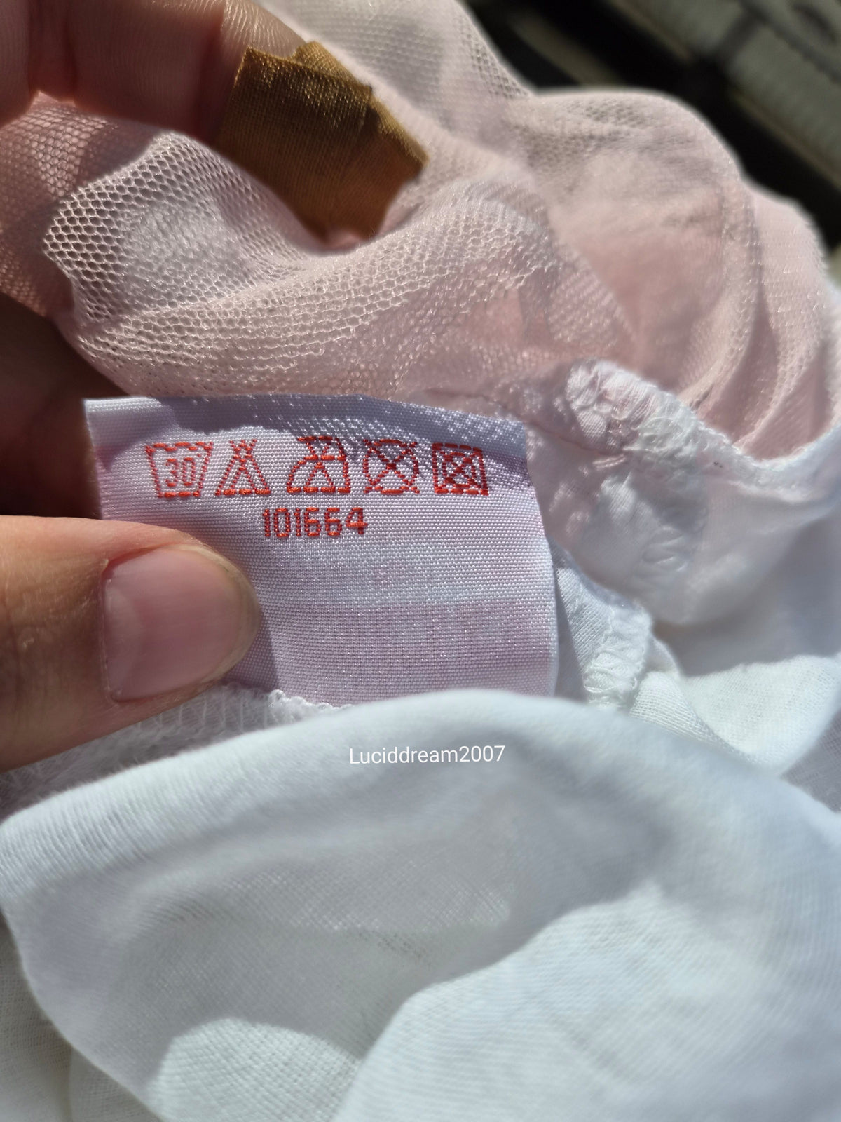 Robe en voile rose et blanche