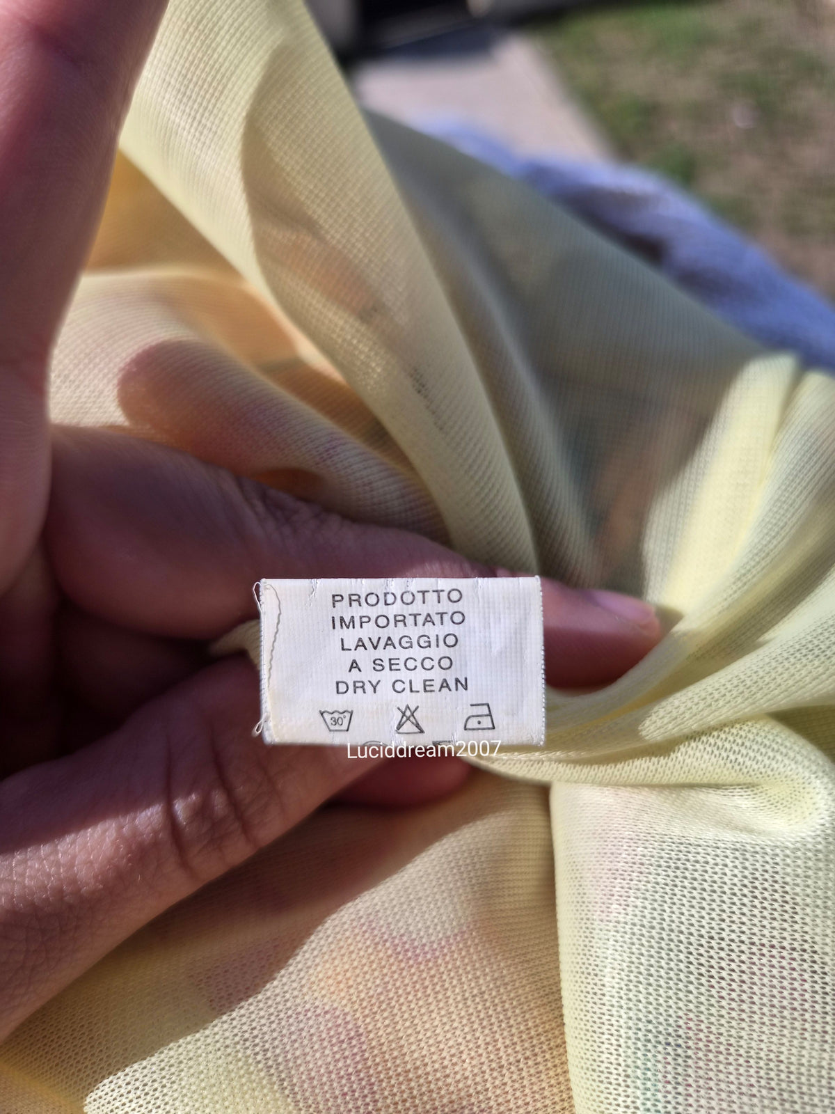 Robe en voile florale jaune