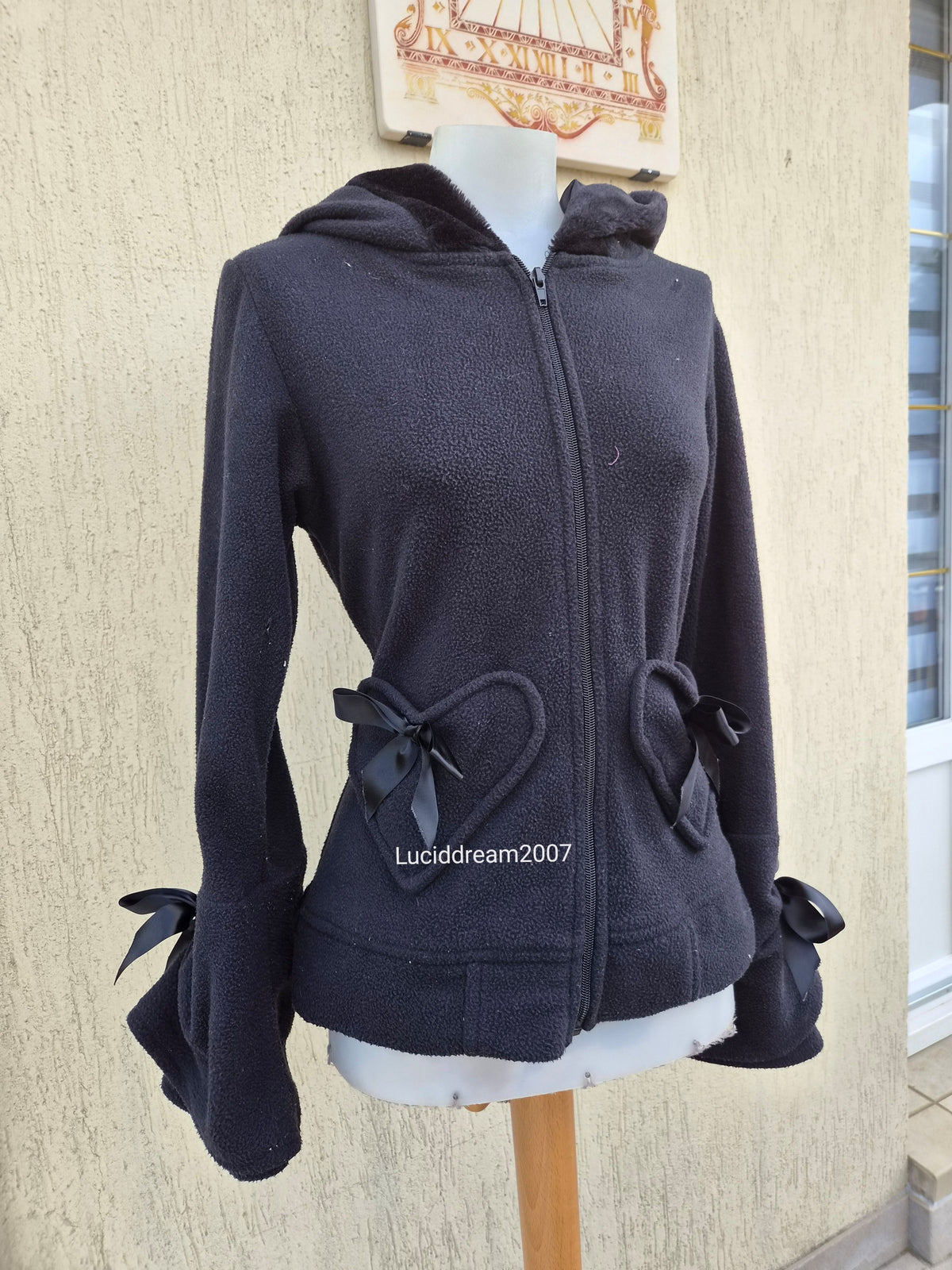 Short lace-up back jacket