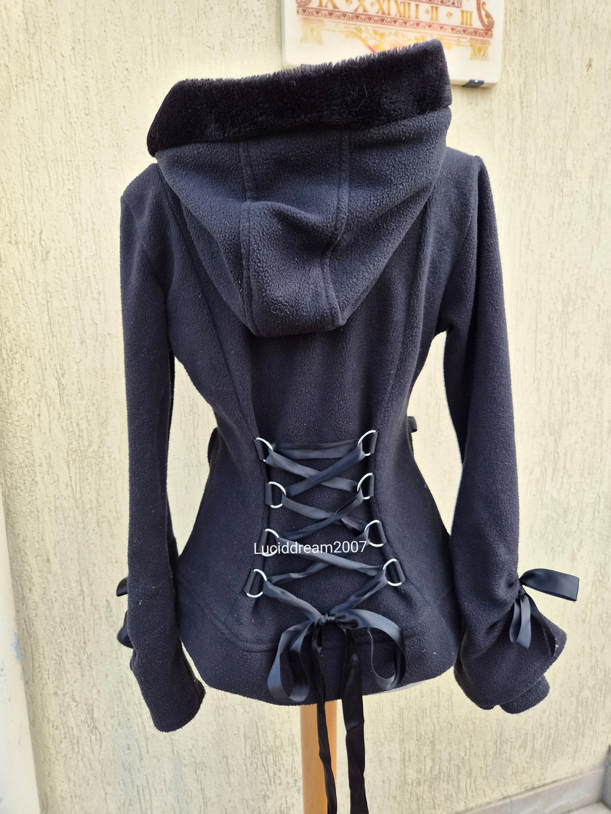 Short lace-up back jacket