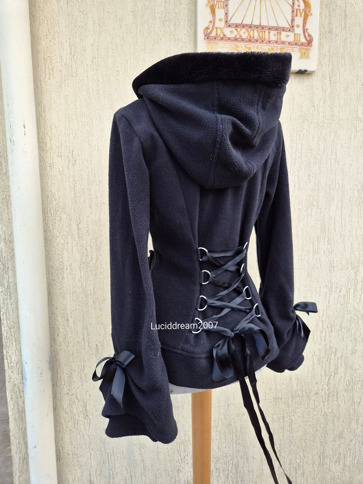 Short lace-up back jacket