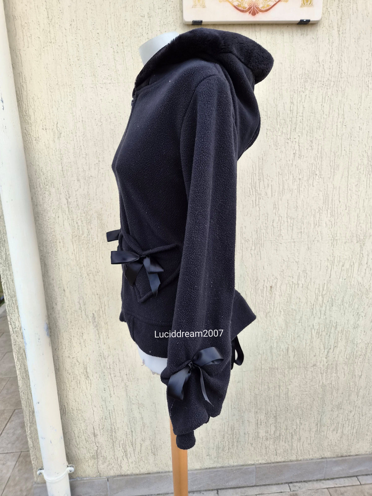 Short lace-up back jacket