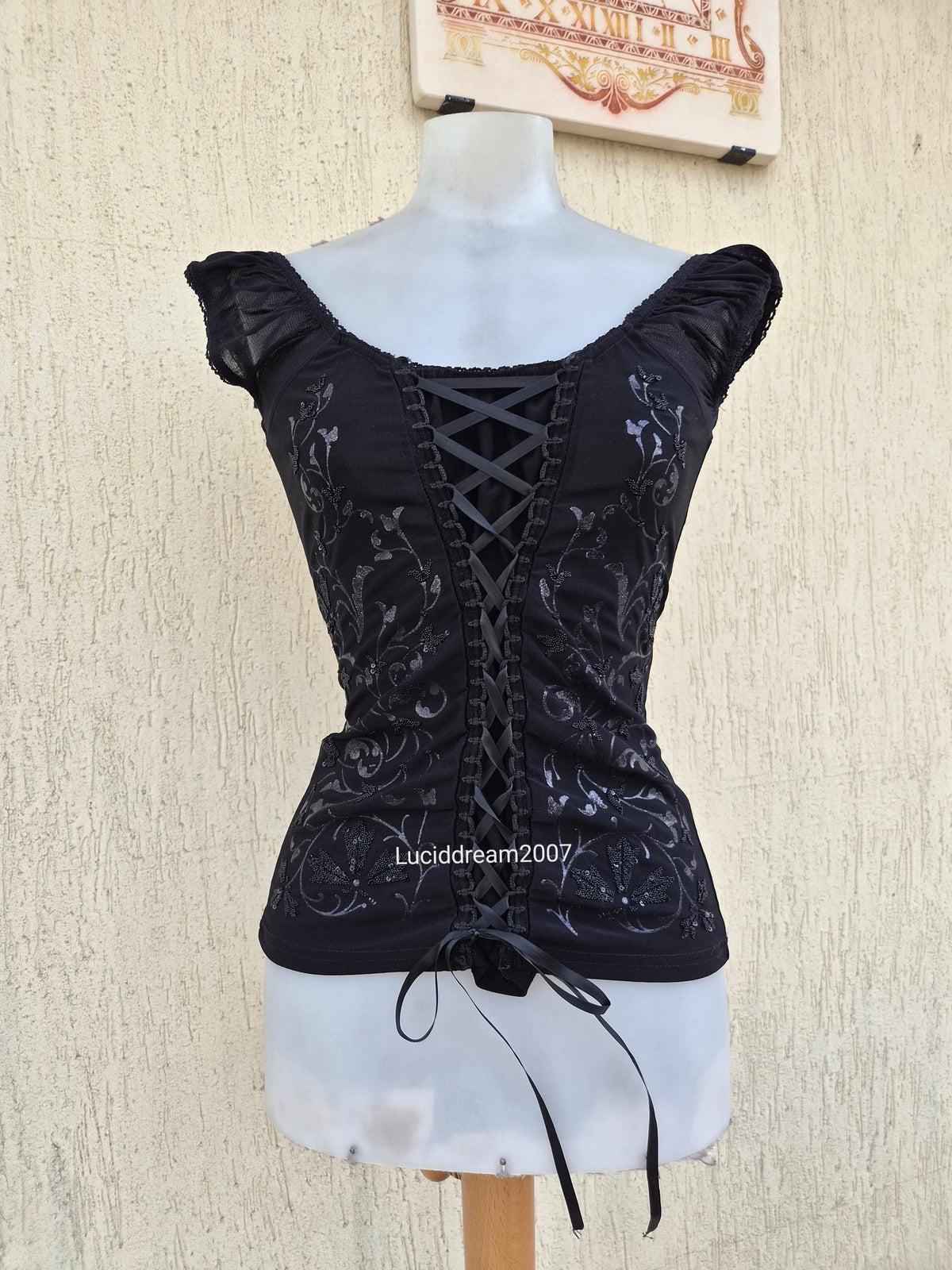 Haut esprit corset détails strass