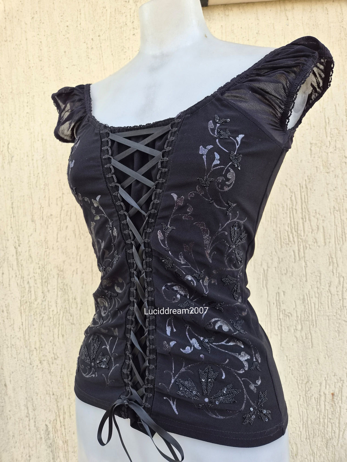Haut esprit corset détails strass