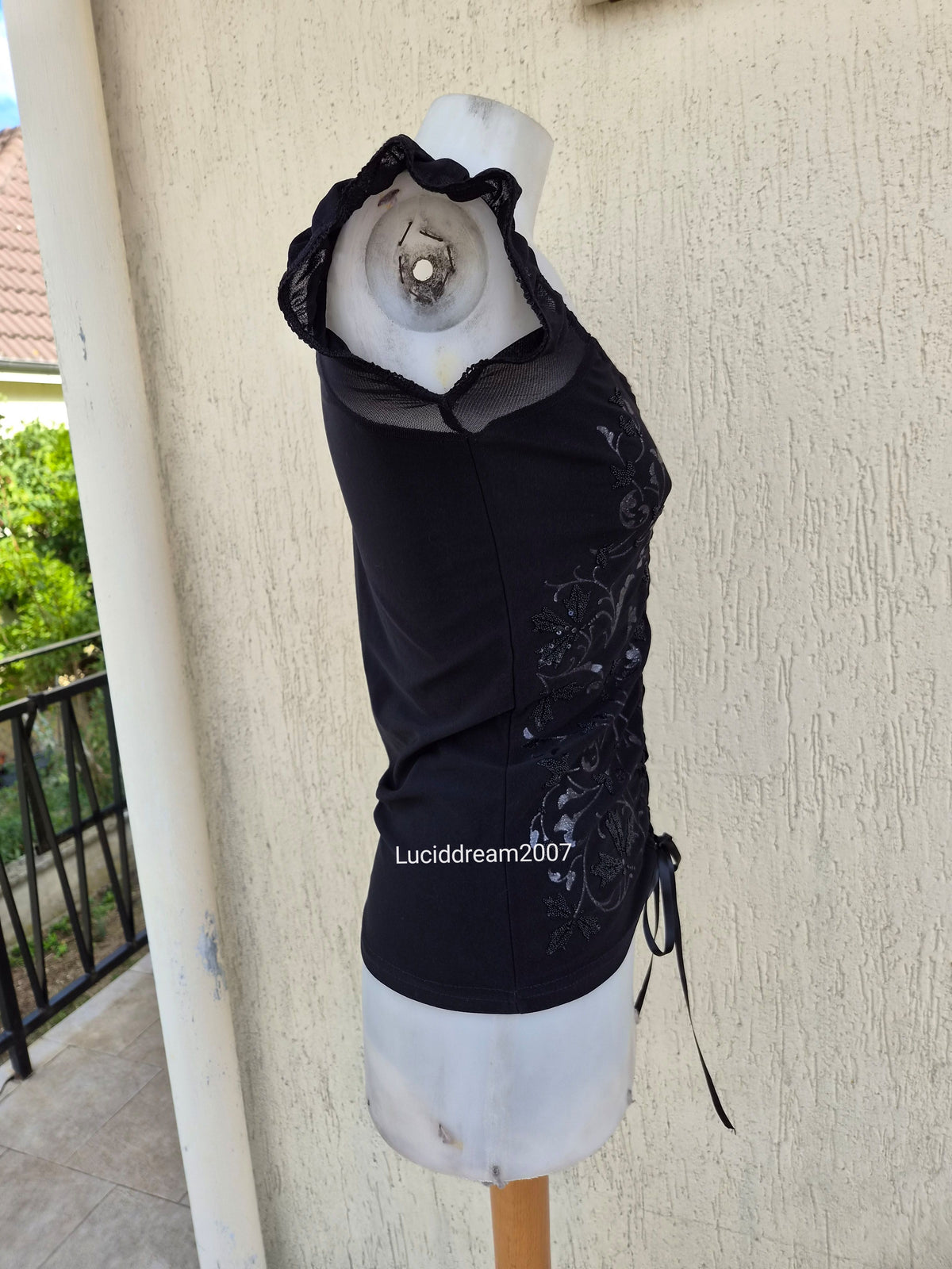 Haut esprit corset détails strass