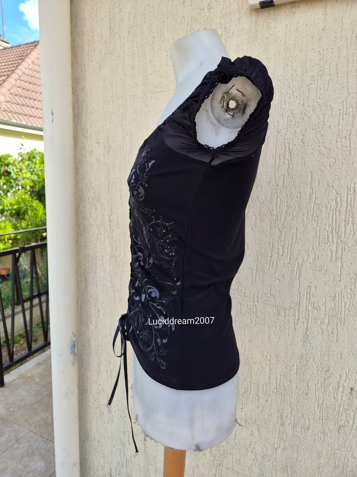 Haut esprit corset détails strass