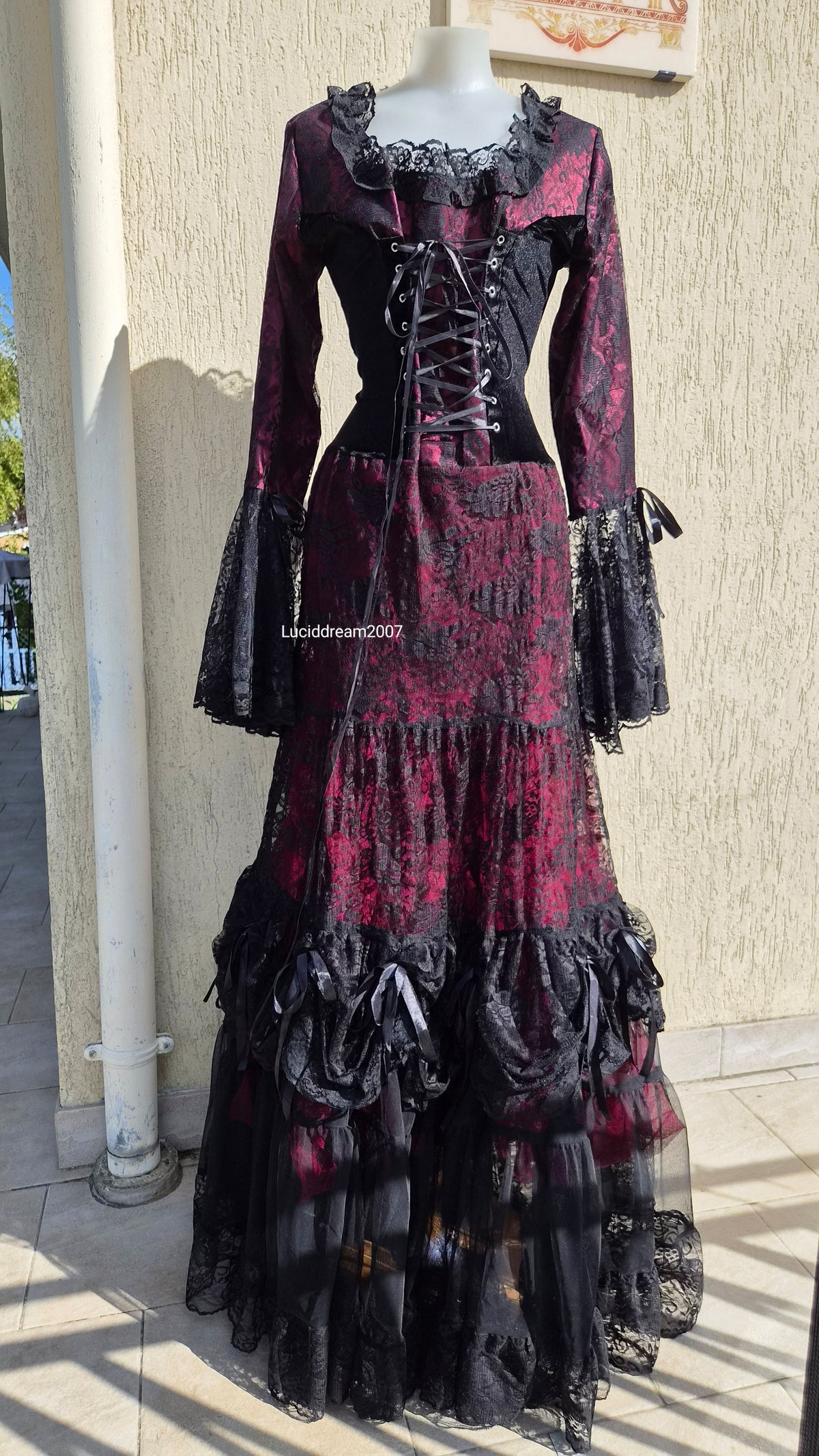 Robe longue en velours et dentelle BARES