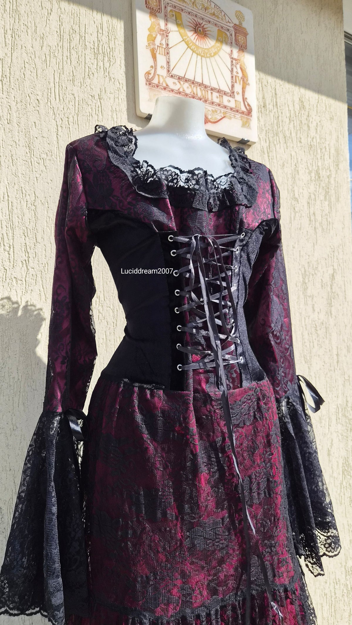 Robe longue en velours et dentelle BARES
