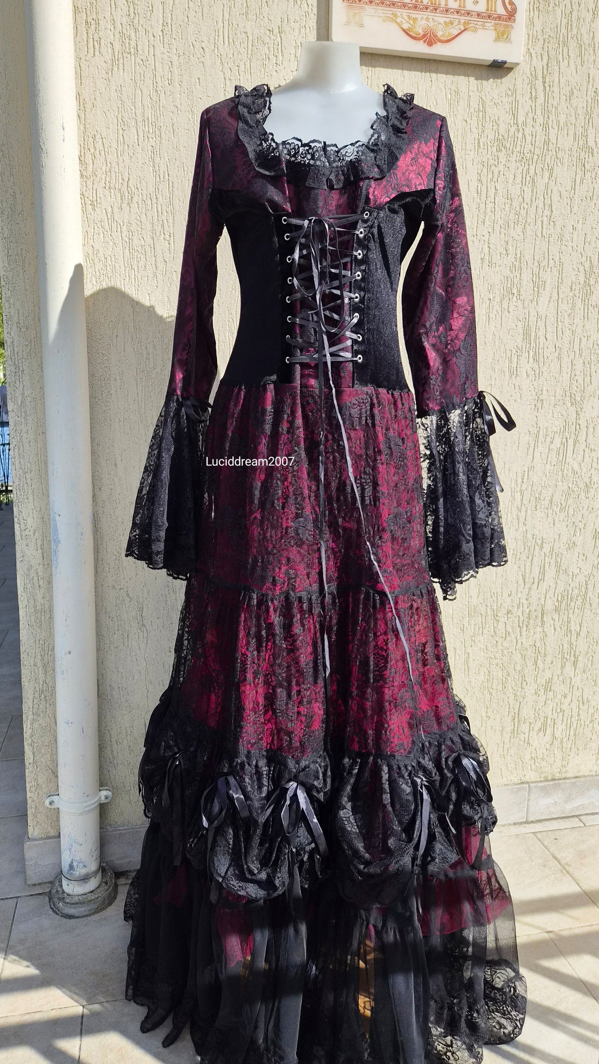 Robe longue en velours et dentelle BARES