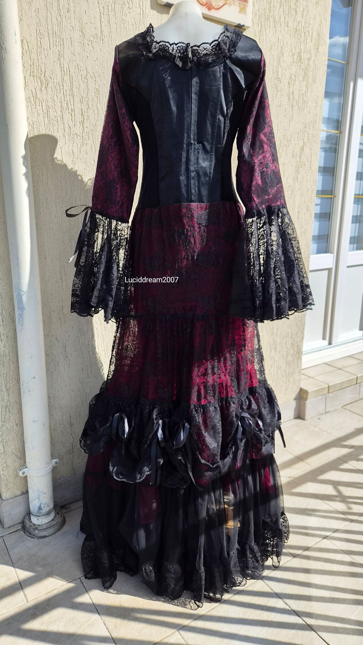 Robe longue en velours et dentelle BARES