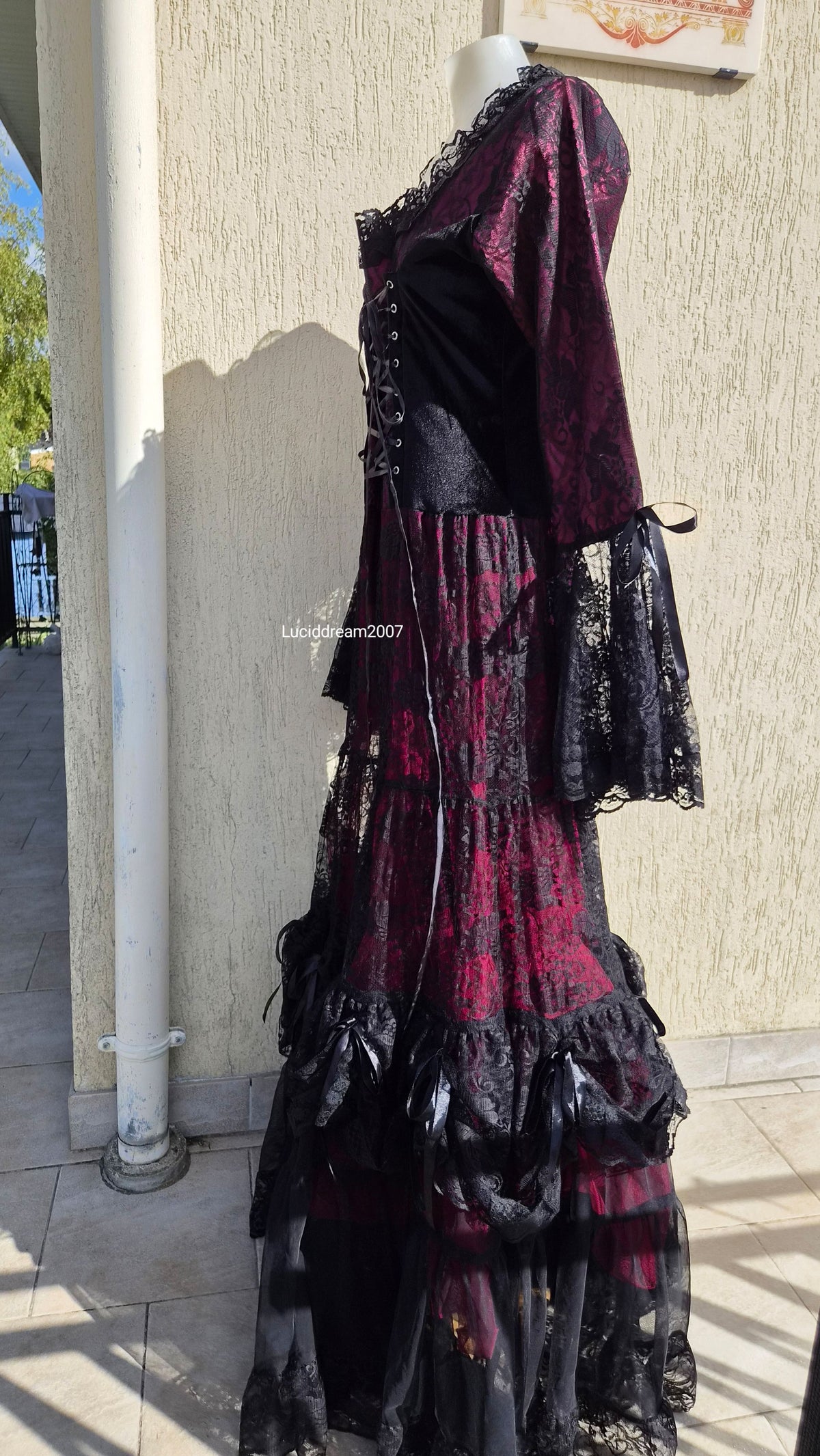 Robe longue en velours et dentelle BARES