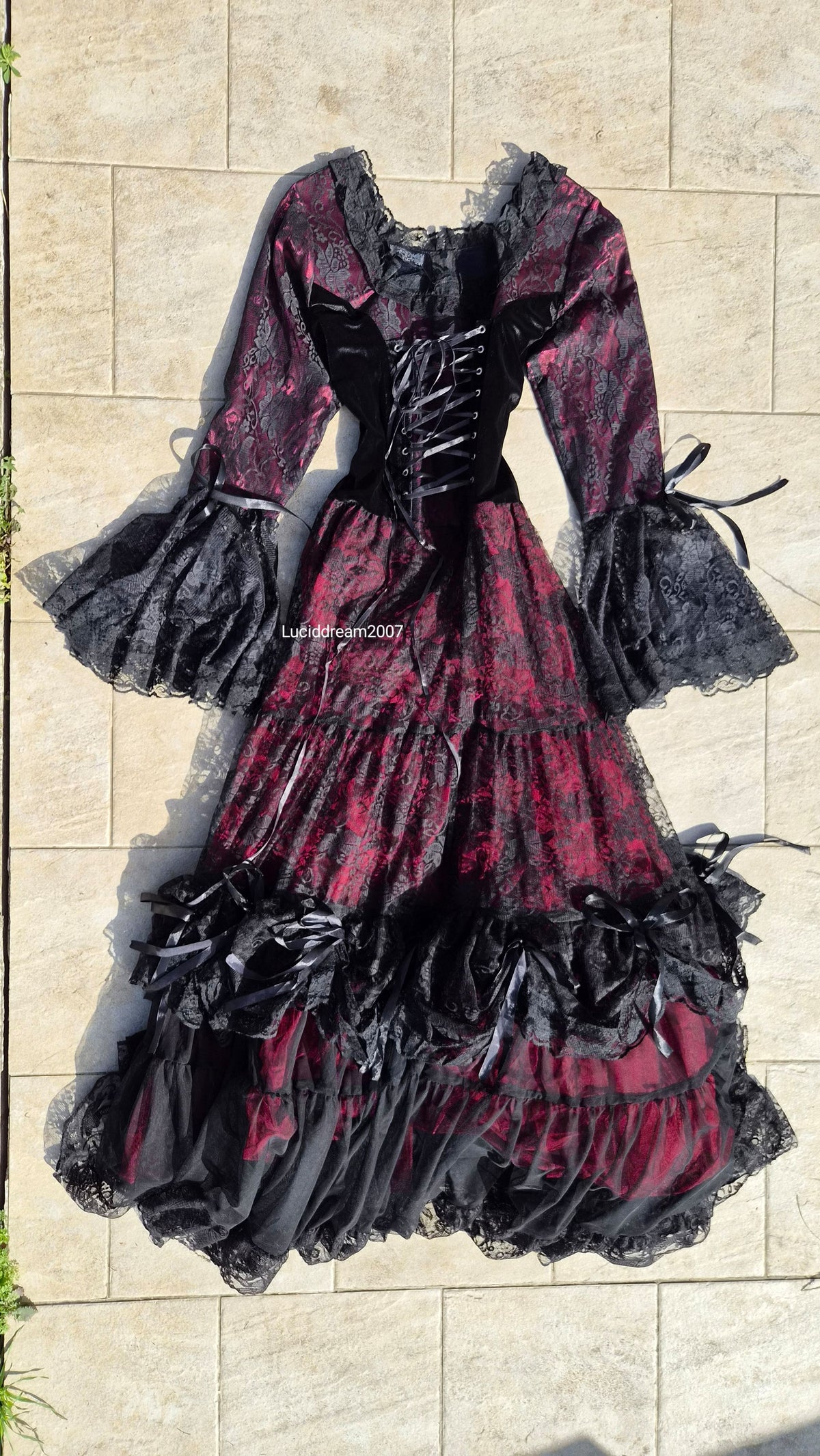 Robe longue en velours et dentelle BARES