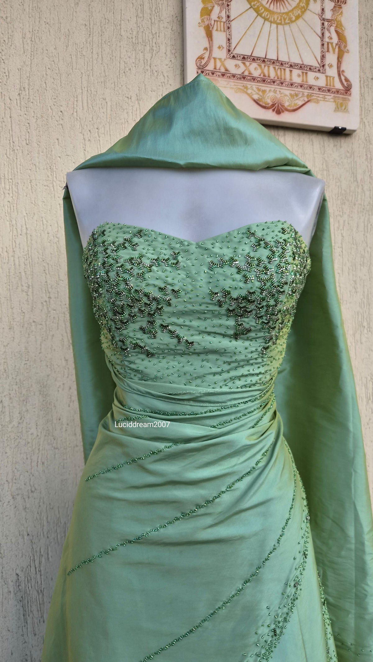 Robe bustier brodée verte