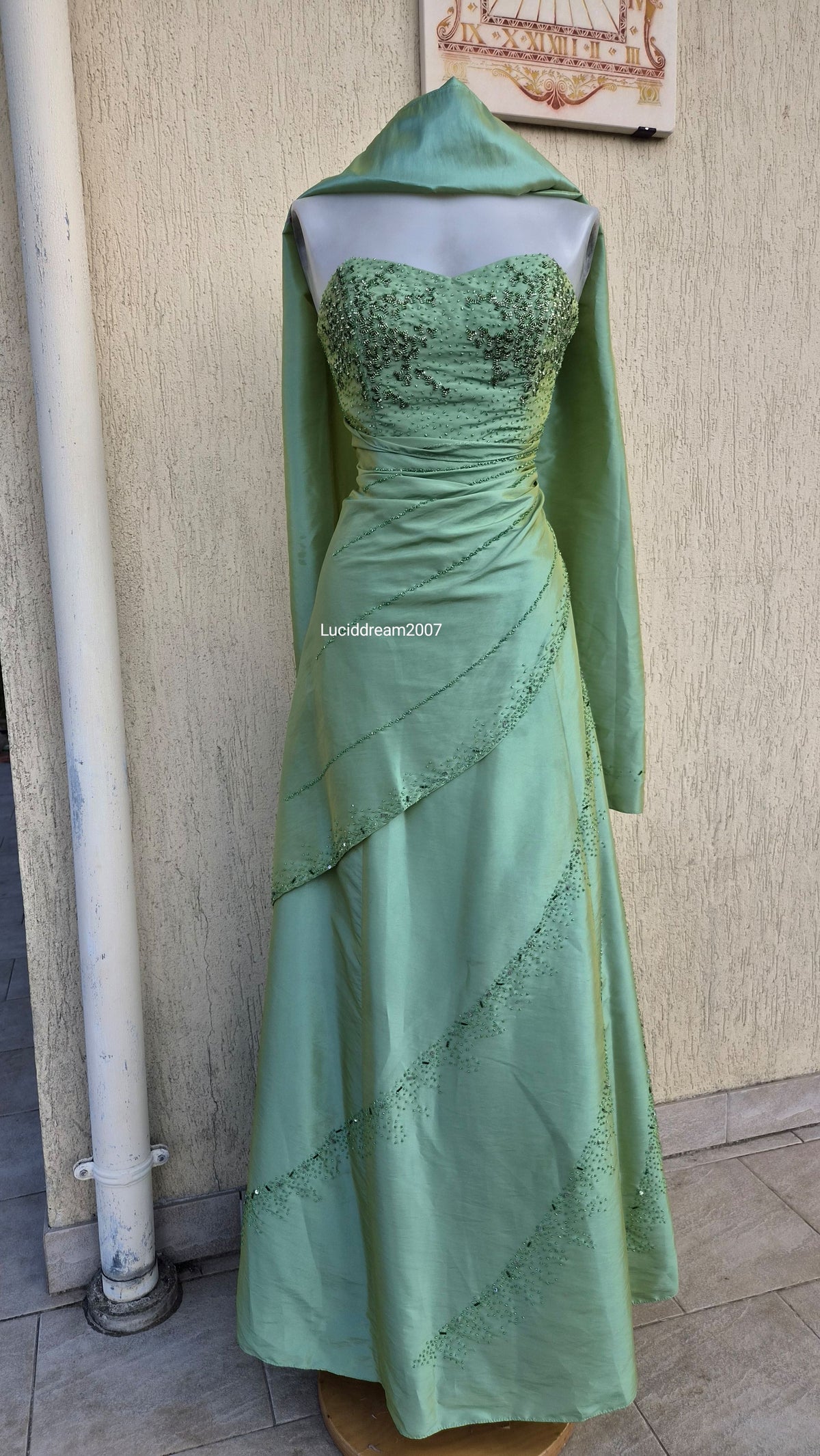 Robe bustier brodée verte