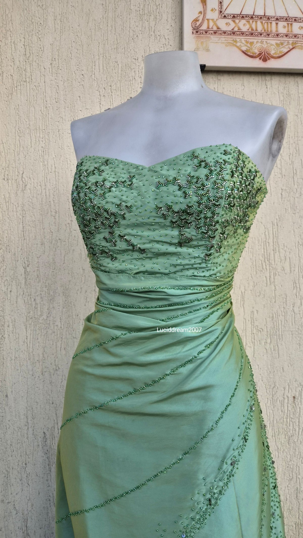 Robe bustier brodée verte