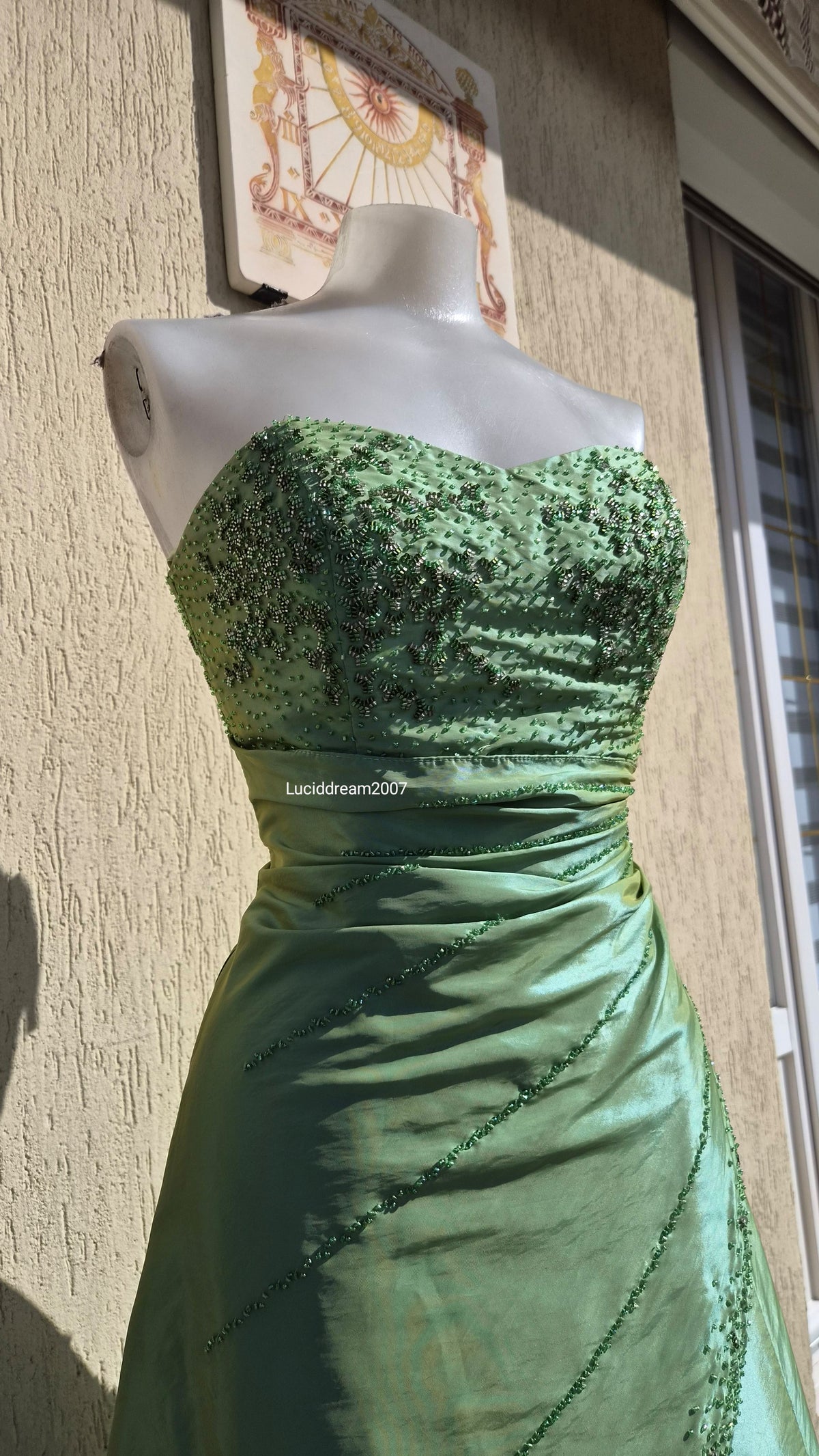 Robe bustier brodée verte