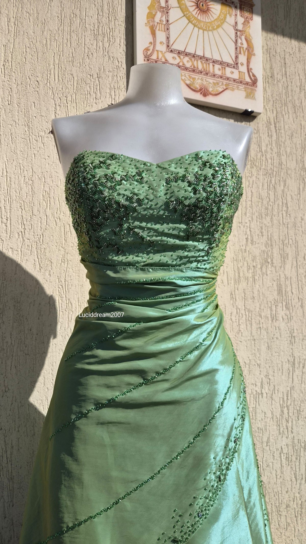 Robe bustier brodée verte