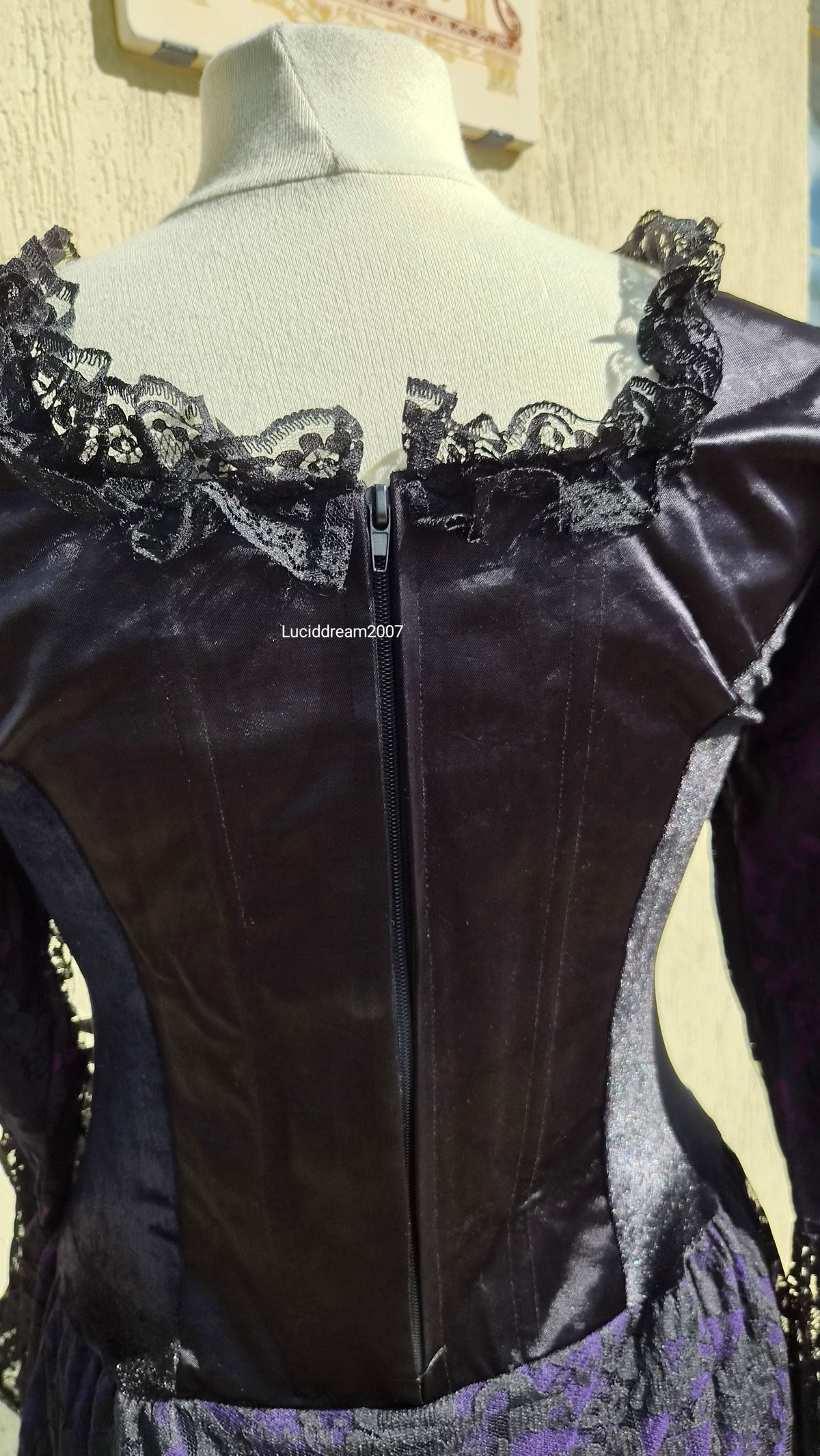 Robe en dentelle et velours BARES