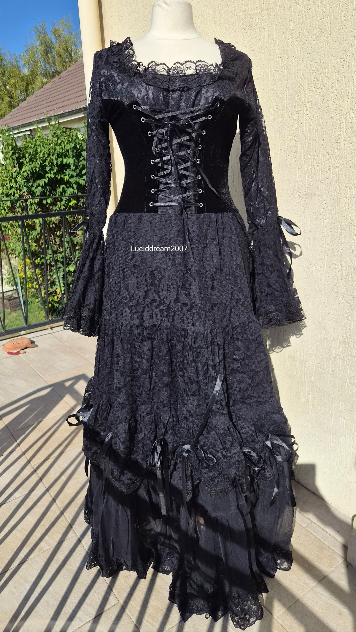 Robe en dentelle et velours BARES