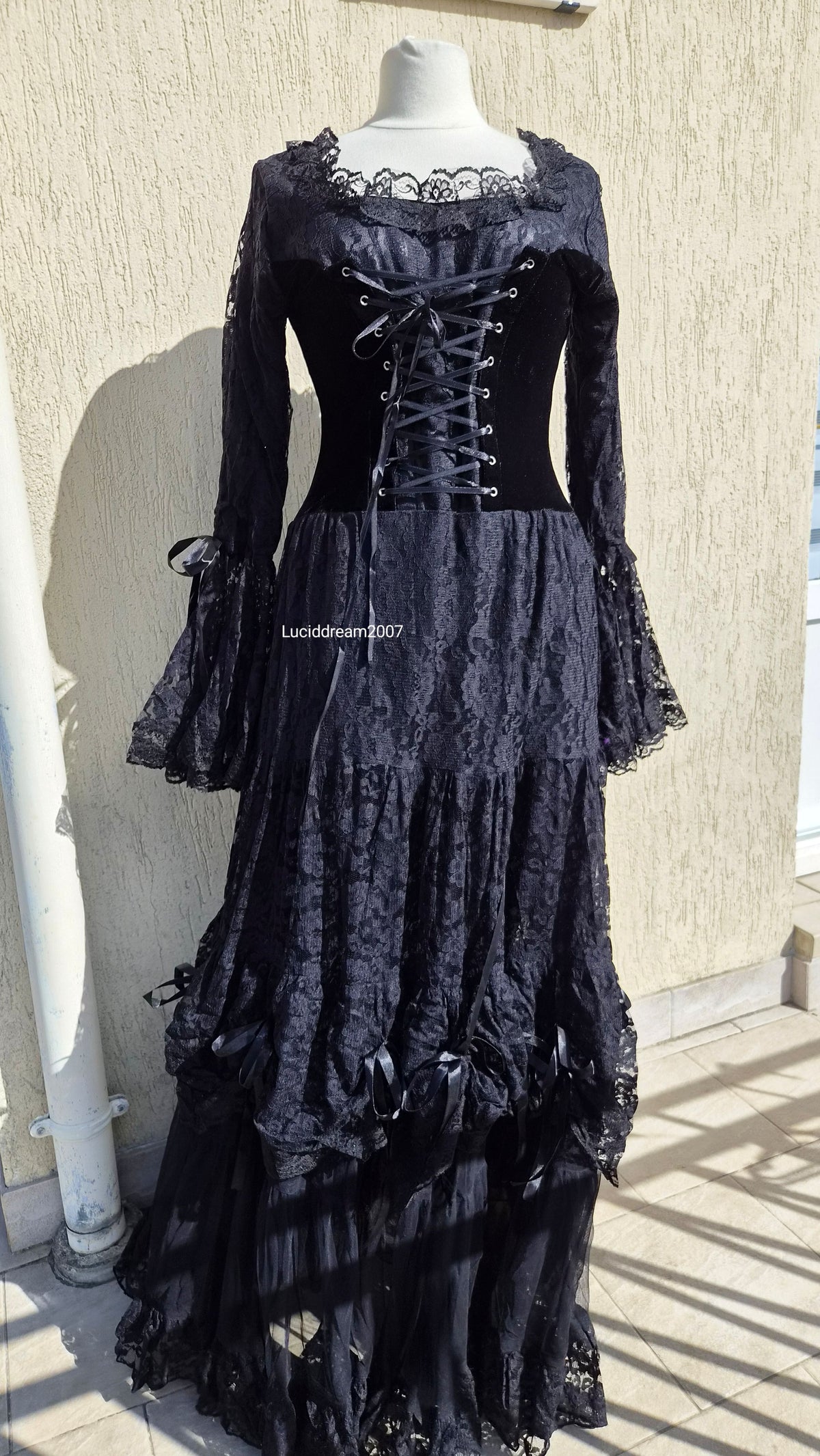 Robe en dentelle et velours BARES