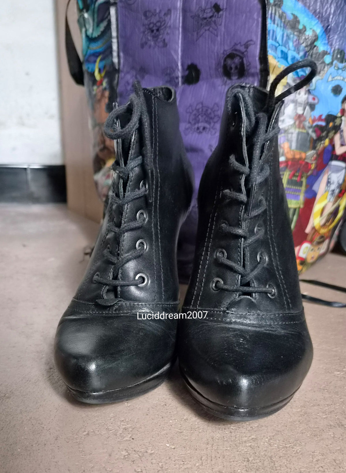 Black lace-up shoes