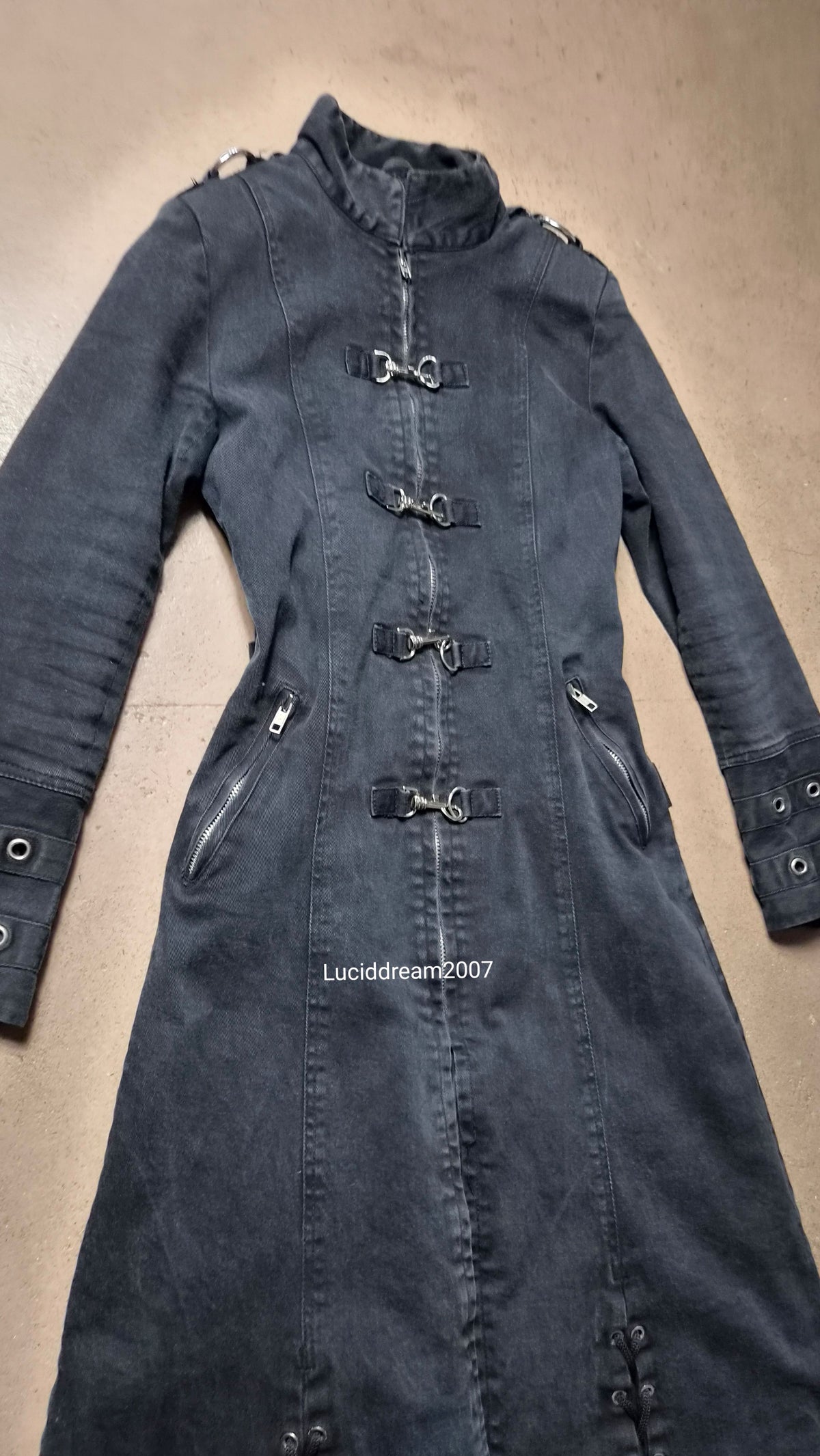 Poizen Industries strap coat