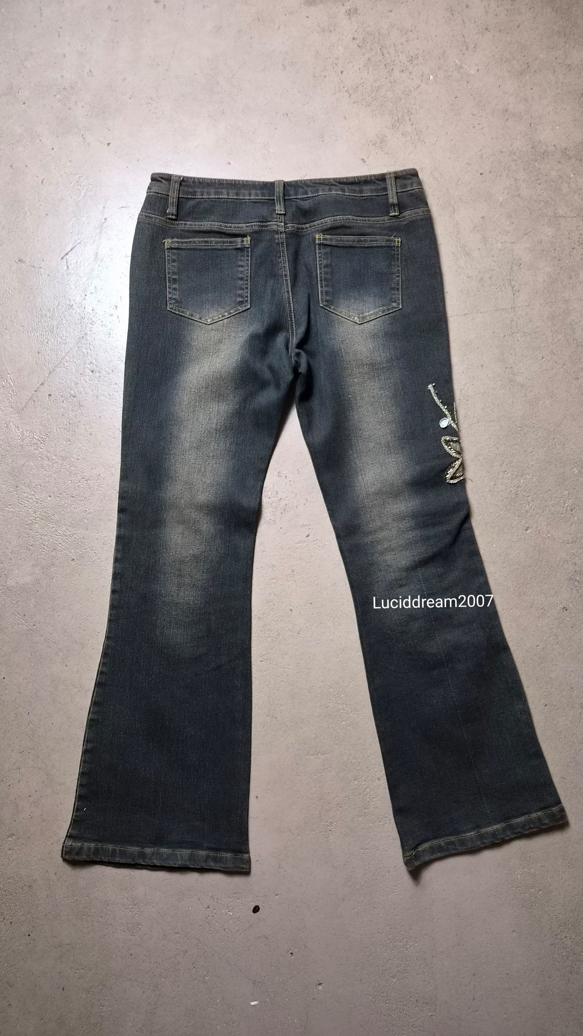 Pantalon en denim brodé